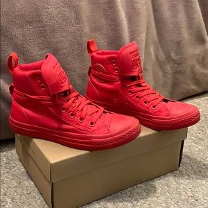 Monochrome high top converse